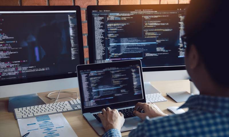 数据科学选型：R与Python如何赋能广安区网站建设？